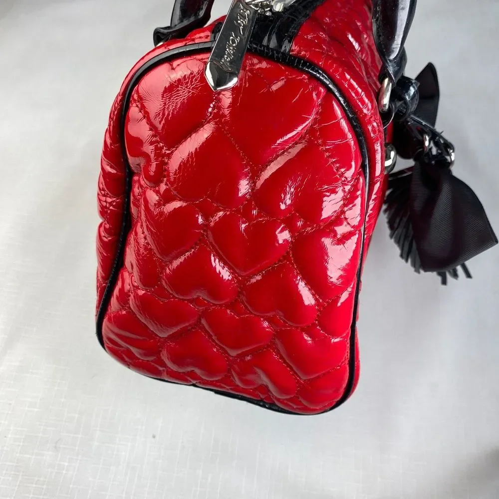 BETSEY JOHNSON QUILTED HEARTS Red Vegan Leather DUFFLE HAND BAG! Purse Black Bow - Picture 12 of 16